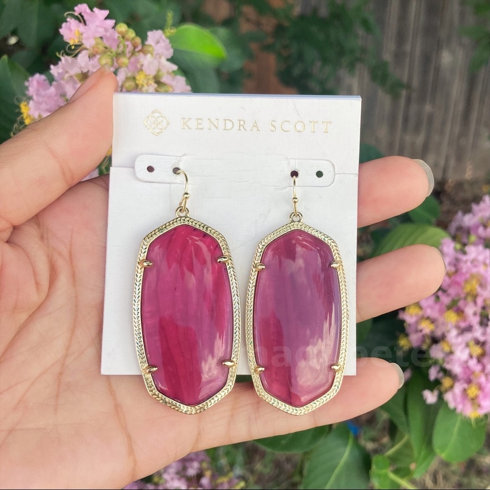 Kendra Scott Danielle Earrings in Burgundy Illusion